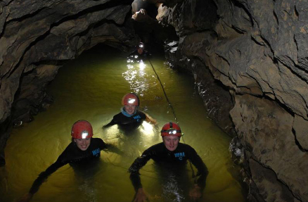 ブラックウォーターラフティング_ワイトモ　/　Blackwater Rafting Waitomo