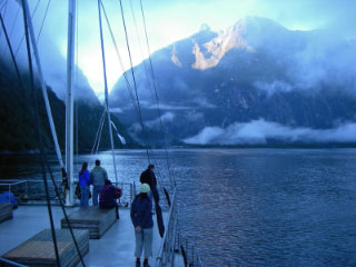 ミルフォードサウンド・オーバーナイトクルーズ / Over night Cruise in Milford Sound